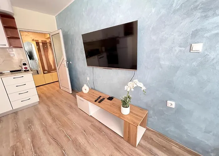 Glarus Apartment Varna